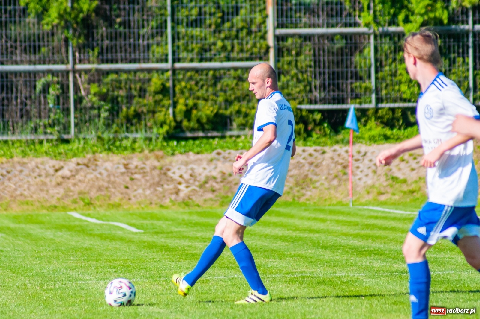 Zdjęcie w galerii na portalu naszraciborz.pl: Gol do szatni nie załamał gości. Zabełków odwrócił losy meczu [FOTO]  wiadomości z regionu