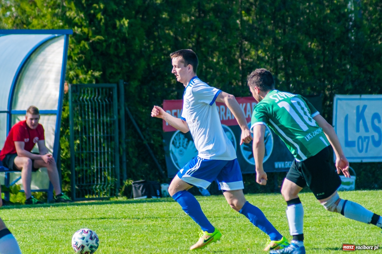Zdjęcie w galerii na portalu naszraciborz.pl: Gol do szatni nie załamał gości. Zabełków odwrócił losy meczu [FOTO]  wiadomości z regionu