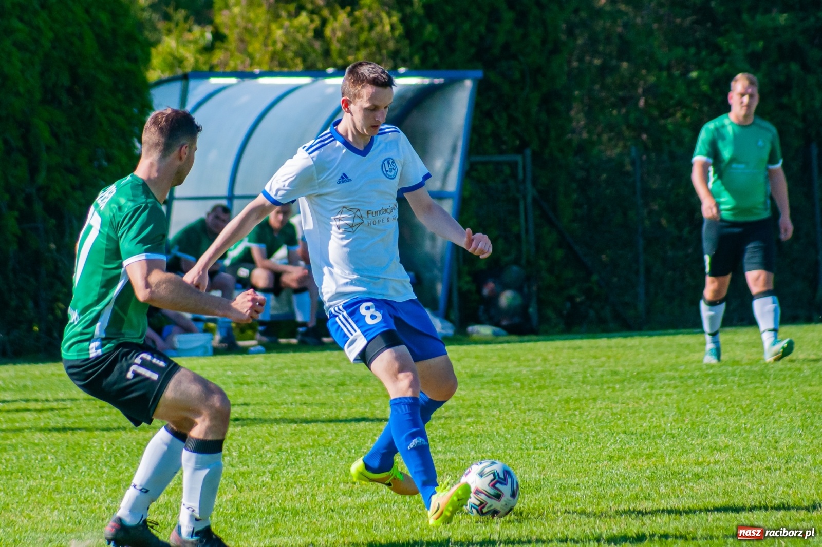 Zdjęcie w galerii na portalu naszraciborz.pl: Gol do szatni nie załamał gości. Zabełków odwrócił losy meczu [FOTO]  wiadomości z regionu