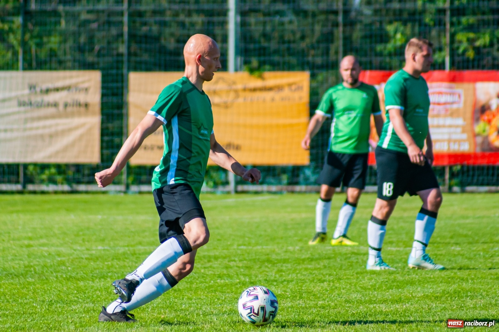 Zdjęcie w galerii na portalu naszraciborz.pl: Gol do szatni nie załamał gości. Zabełków odwrócił losy meczu [FOTO]  wiadomości z regionu