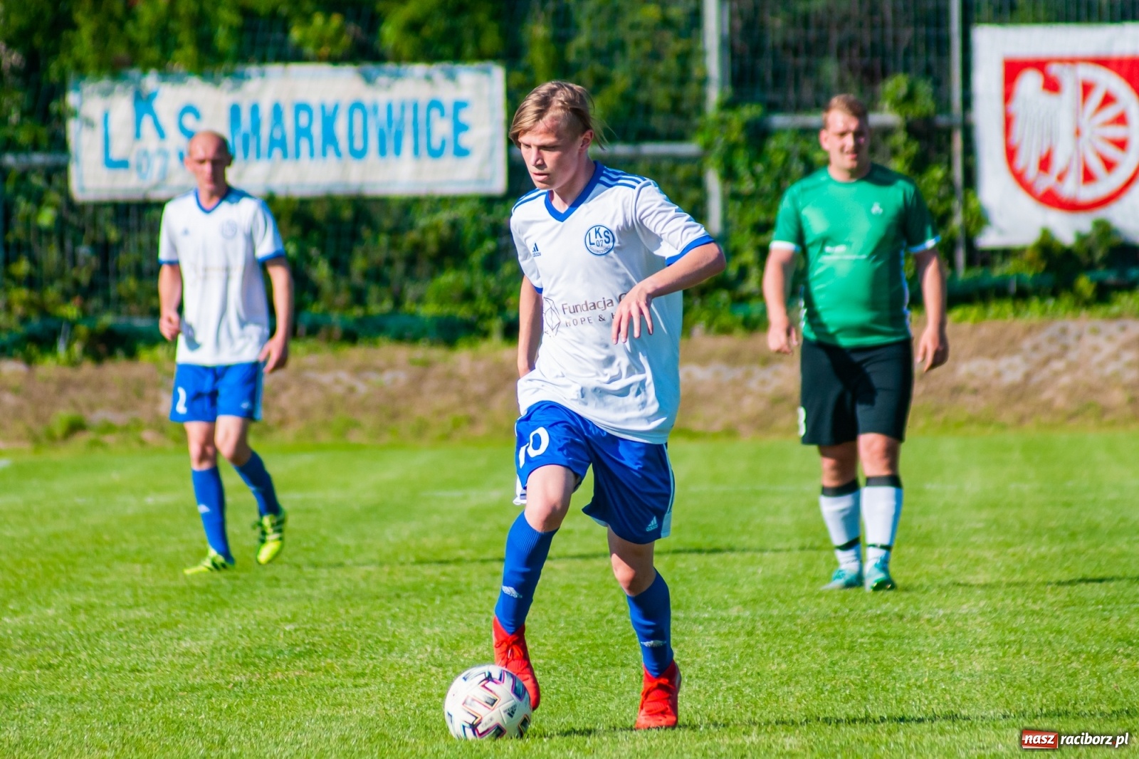Zdjęcie w galerii na portalu naszraciborz.pl: Gol do szatni nie załamał gości. Zabełków odwrócił losy meczu [FOTO]  wiadomości z regionu