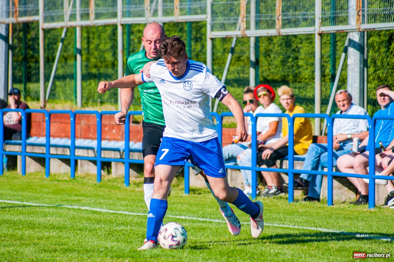 Zdjęcie w galerii na portalu naszraciborz.pl: Gol do szatni nie załamał gości. Zabełków odwrócił losy meczu [FOTO]  wiadomości z regionu