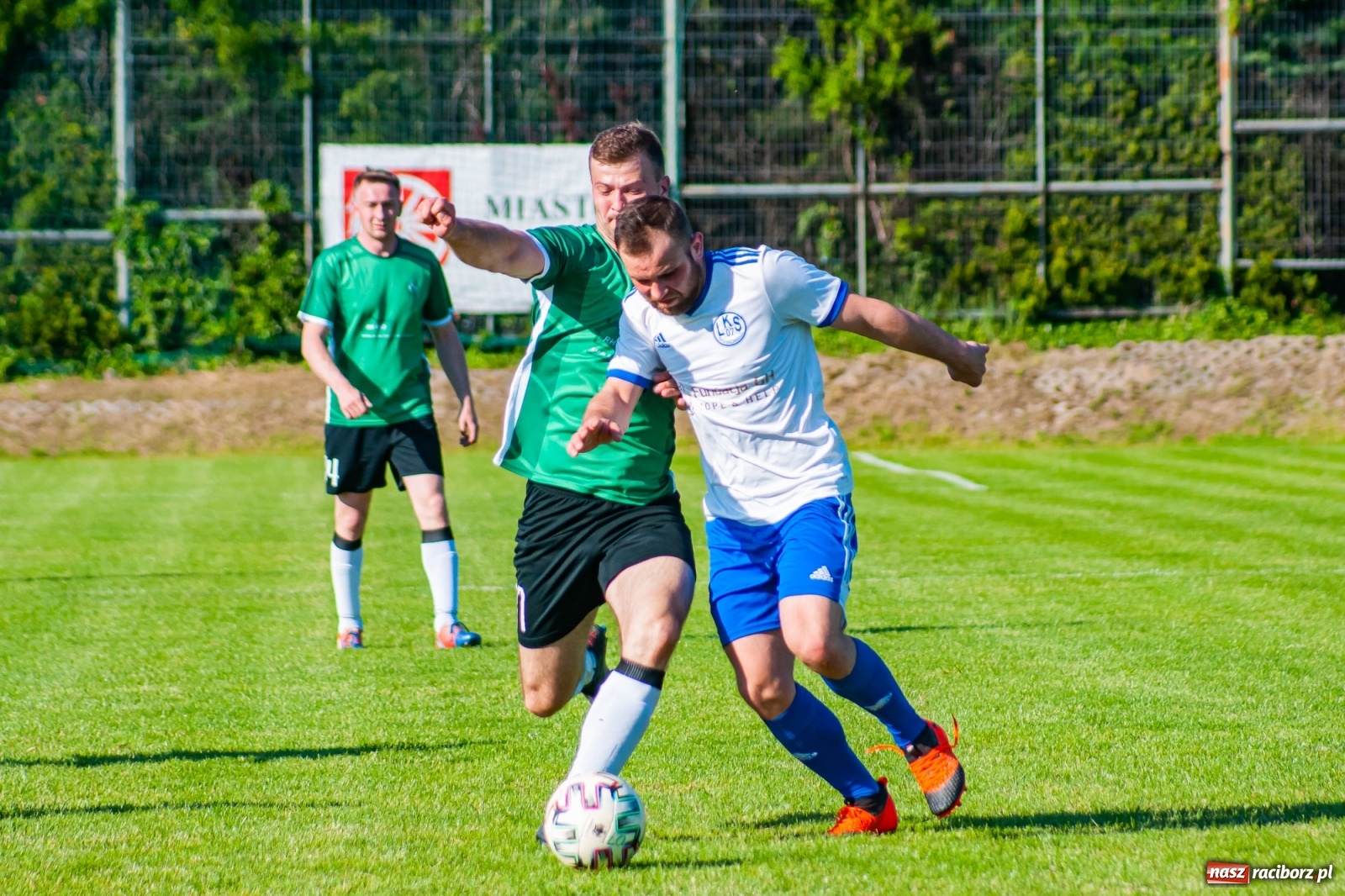 Zdjęcie w galerii na portalu naszraciborz.pl: Gol do szatni nie załamał gości. Zabełków odwrócił losy meczu [FOTO]  wiadomości z regionu