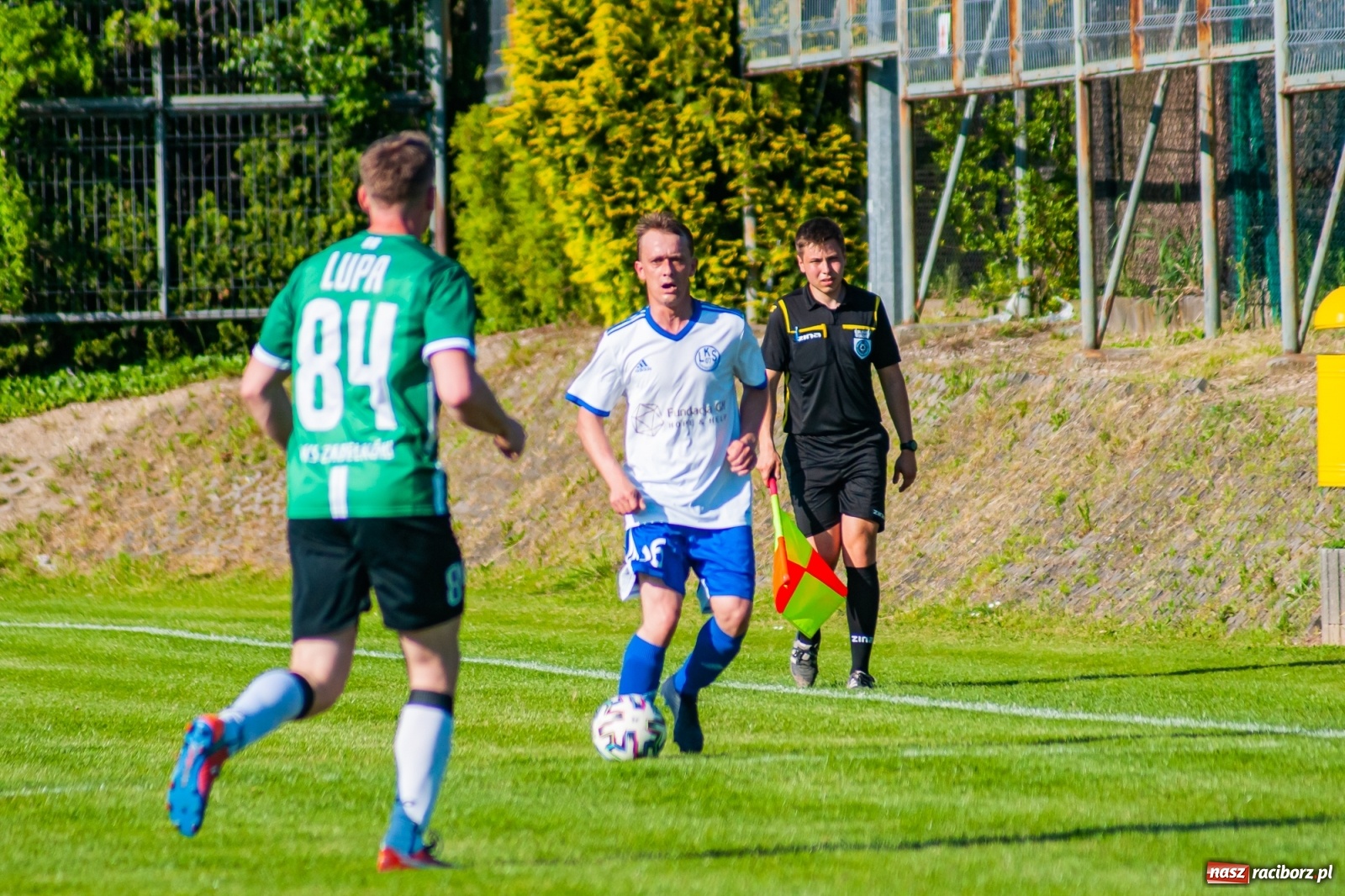Zdjęcie w galerii na portalu naszraciborz.pl: Gol do szatni nie załamał gości. Zabełków odwrócił losy meczu [FOTO]  wiadomości z regionu
