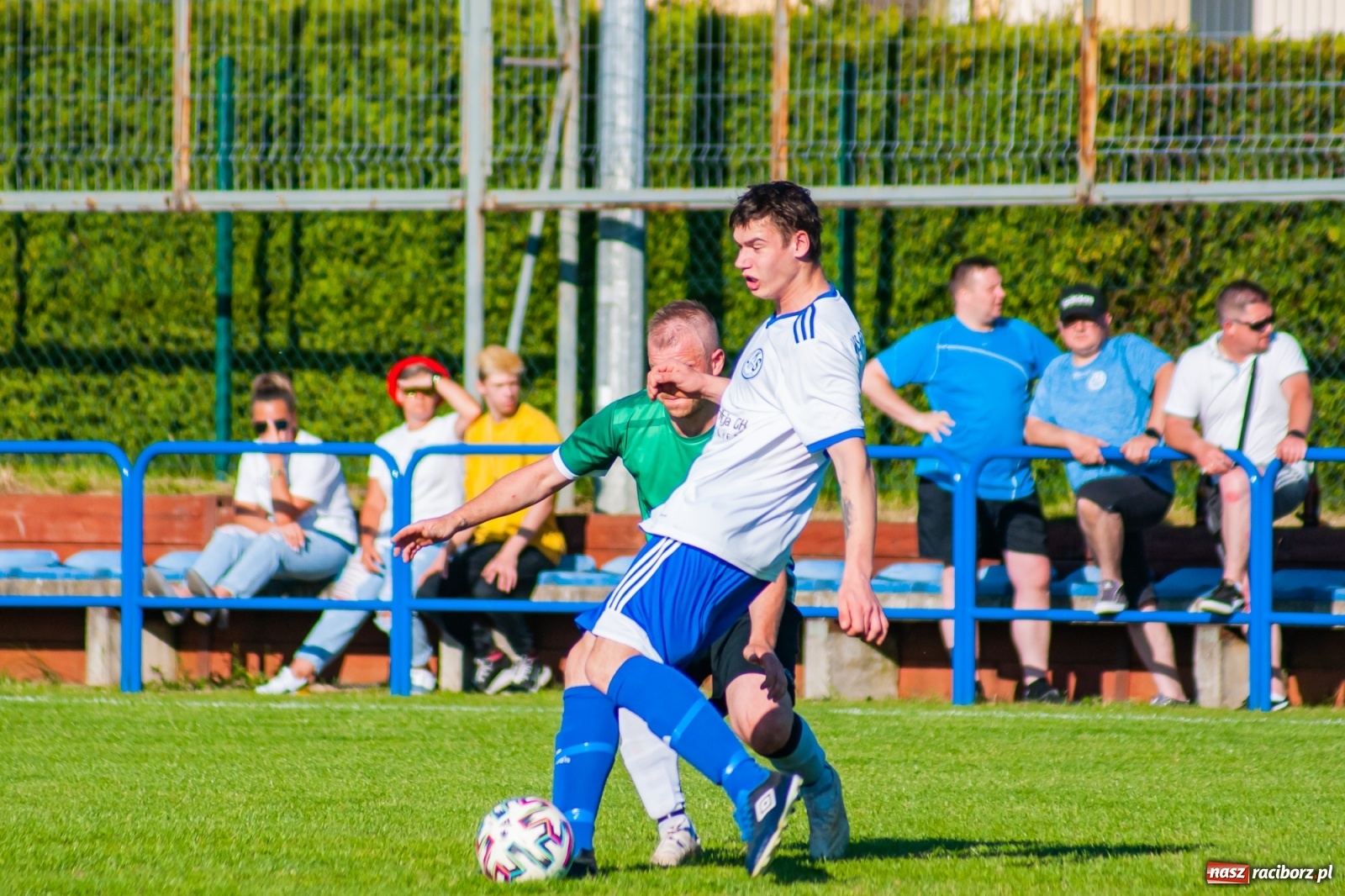 Zdjęcie w galerii na portalu naszraciborz.pl: Gol do szatni nie załamał gości. Zabełków odwrócił losy meczu [FOTO]  wiadomości z regionu