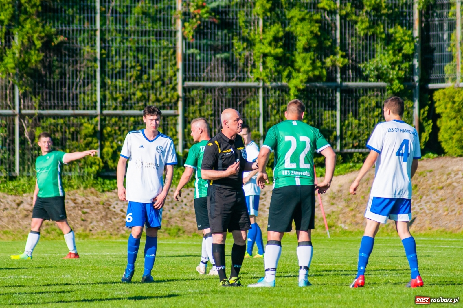 Zdjęcie w galerii na portalu naszraciborz.pl: Gol do szatni nie załamał gości. Zabełków odwrócił losy meczu [FOTO]  wiadomości z regionu