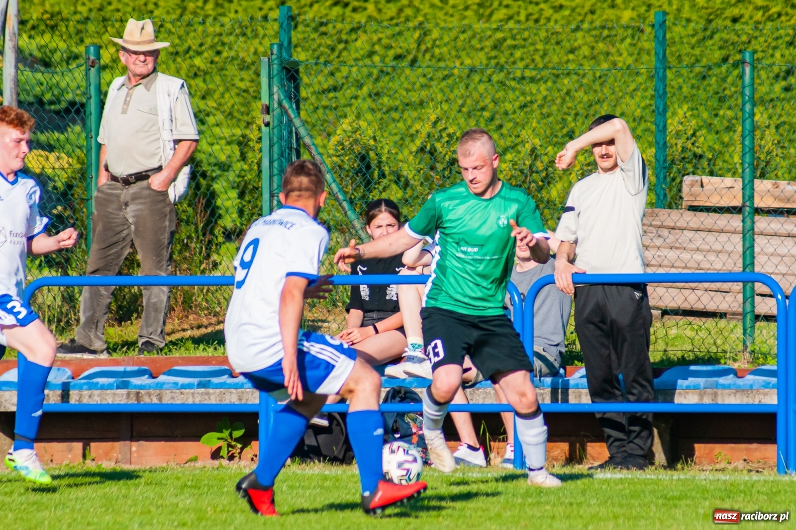 Zdjęcie w galerii na portalu naszraciborz.pl: Gol do szatni nie załamał gości. Zabełków odwrócił losy meczu [FOTO]  wiadomości z regionu