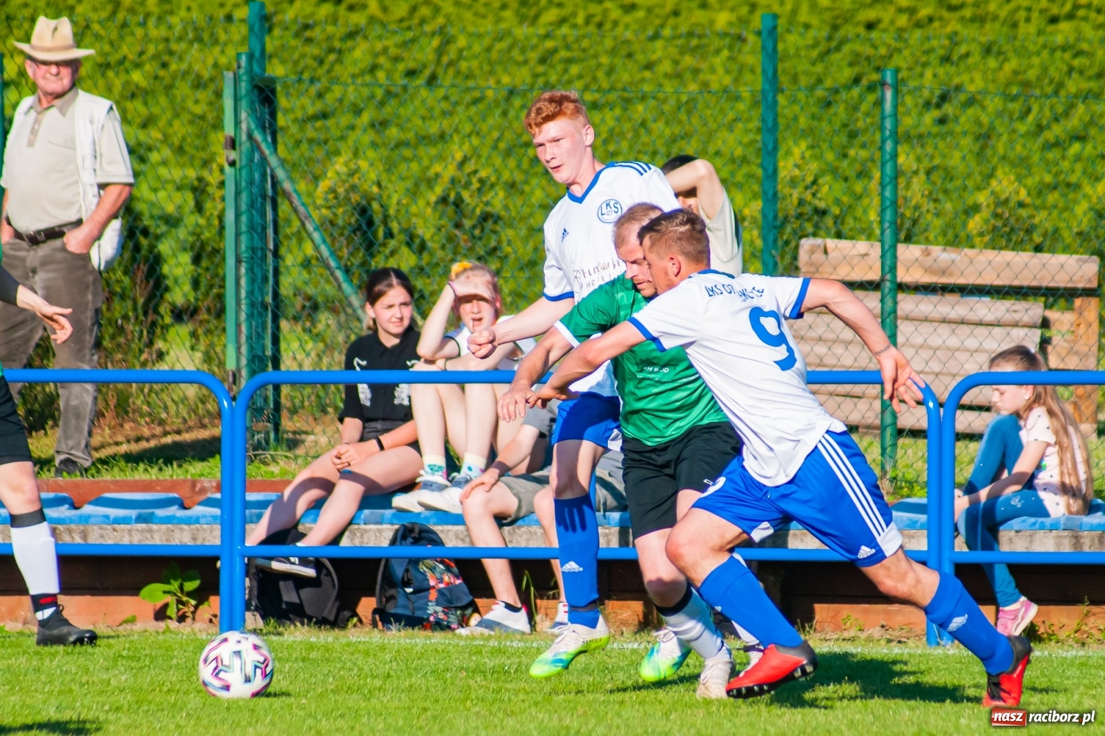 Zdjęcie w galerii na portalu naszraciborz.pl: Gol do szatni nie załamał gości. Zabełków odwrócił losy meczu [FOTO]  wiadomości z regionu