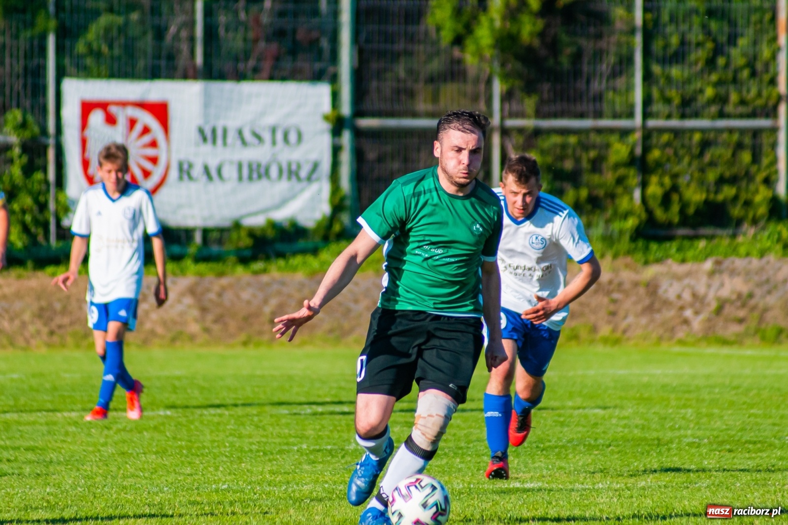Zdjęcie w galerii na portalu naszraciborz.pl: Gol do szatni nie załamał gości. Zabełków odwrócił losy meczu [FOTO]  wiadomości z regionu