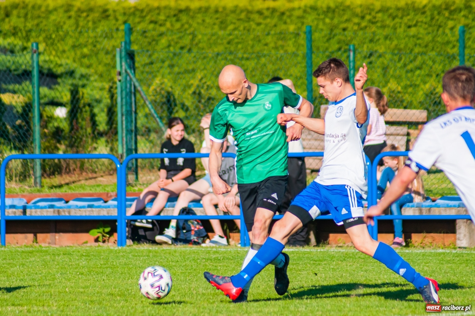 Zdjęcie w galerii na portalu naszraciborz.pl: Gol do szatni nie załamał gości. Zabełków odwrócił losy meczu [FOTO]  wiadomości z regionu