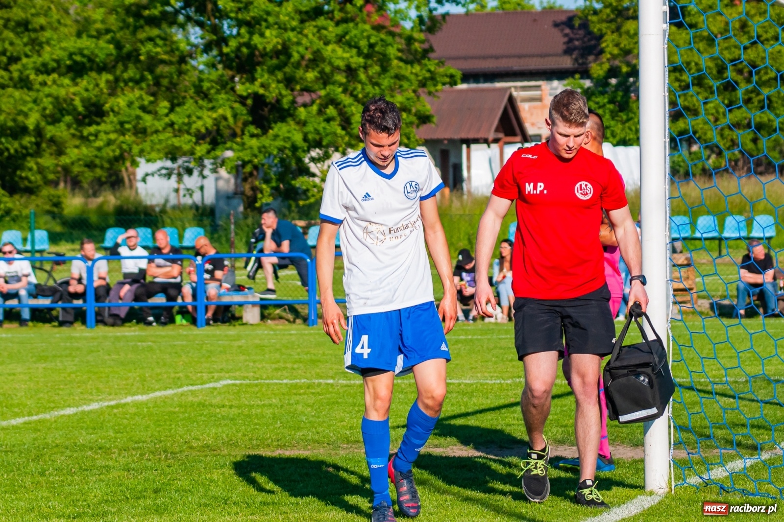 Zdjęcie w galerii na portalu naszraciborz.pl: Gol do szatni nie załamał gości. Zabełków odwrócił losy meczu [FOTO]  wiadomości z regionu