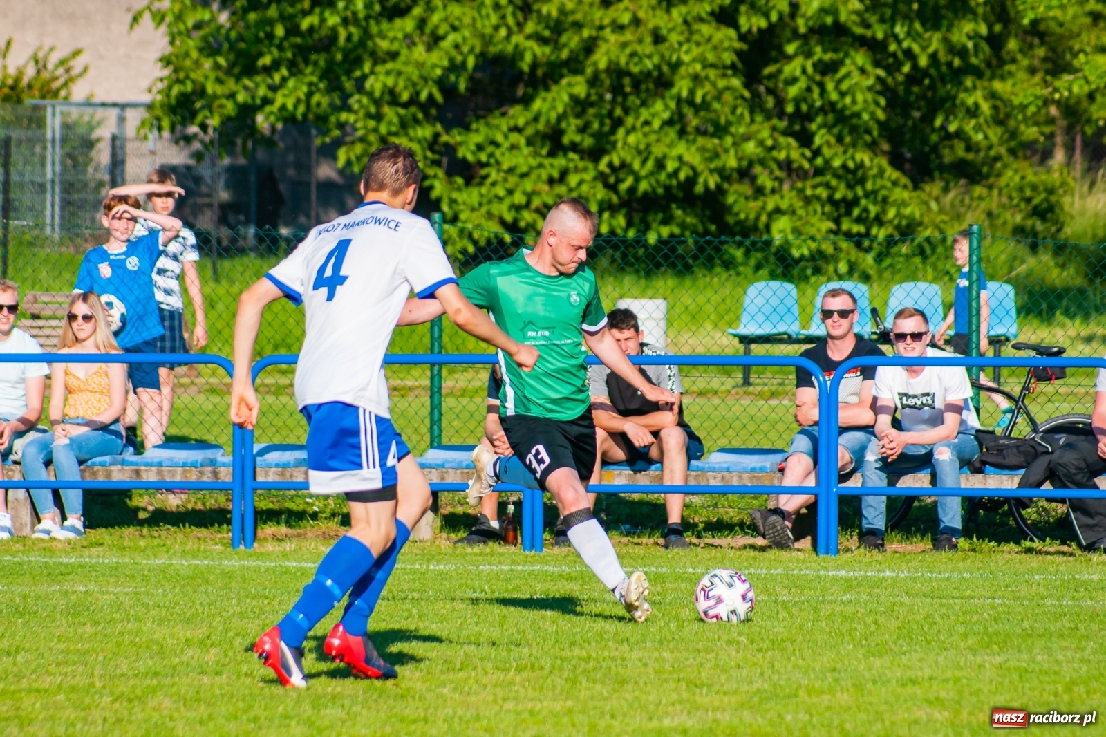 Zdjęcie w galerii na portalu naszraciborz.pl: Gol do szatni nie załamał gości. Zabełków odwrócił losy meczu [FOTO]  wiadomości z regionu