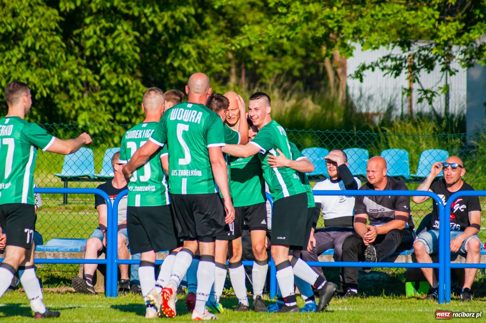 Zdjęcie w galerii na portalu naszraciborz.pl: Gol do szatni nie załamał gości. Zabełków odwrócił losy meczu [FOTO]  wiadomości z regionu