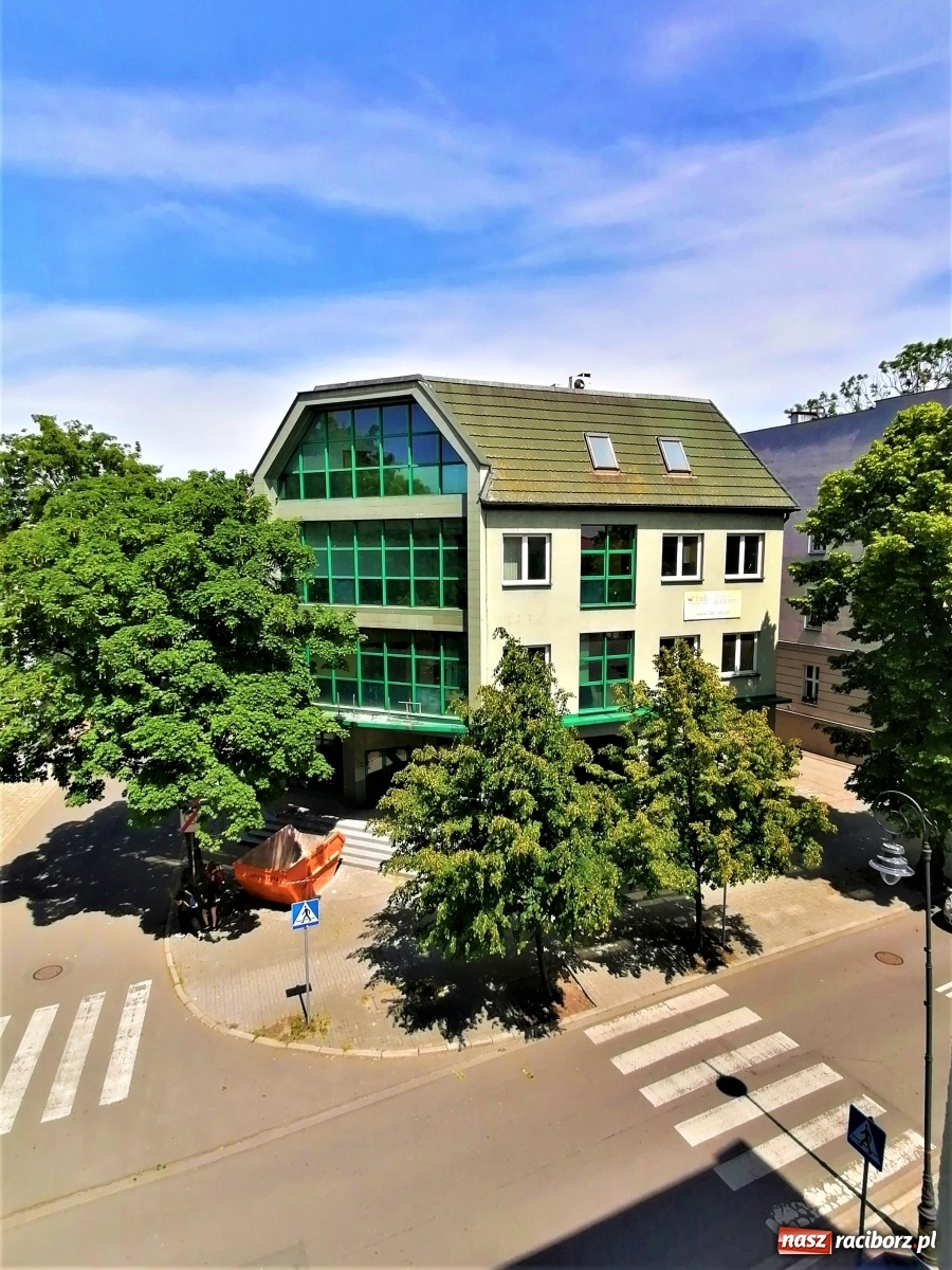 Zdjęcie w galerii na portalu naszraciborz.pl: Biurowiec przy Batorego znalazł nabywcę. To duża spółka spod Raciborza wiadomości z regionu