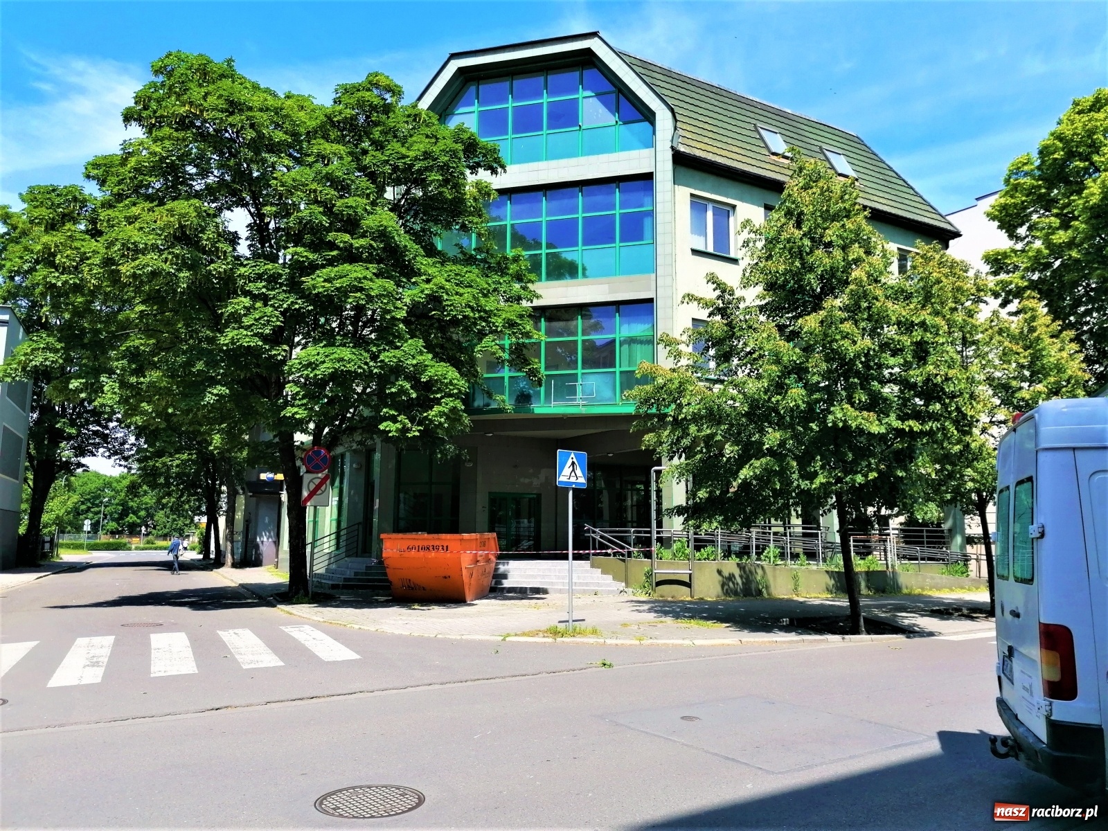 Zdjęcie w galerii na portalu naszraciborz.pl: Biurowiec przy Batorego znalazł nabywcę. To duża spółka spod Raciborza wiadomości z regionu