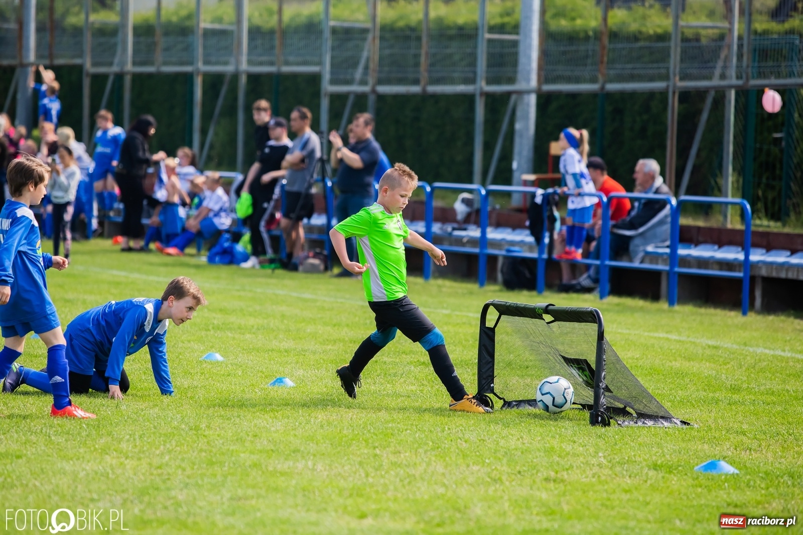 Zdjęcie w galerii na portalu naszraciborz.pl: Turniej Małych Bajtli w Markowicach. Emocji i dobrej zabawy co nie miara [FOTO] wiadomości z regionu