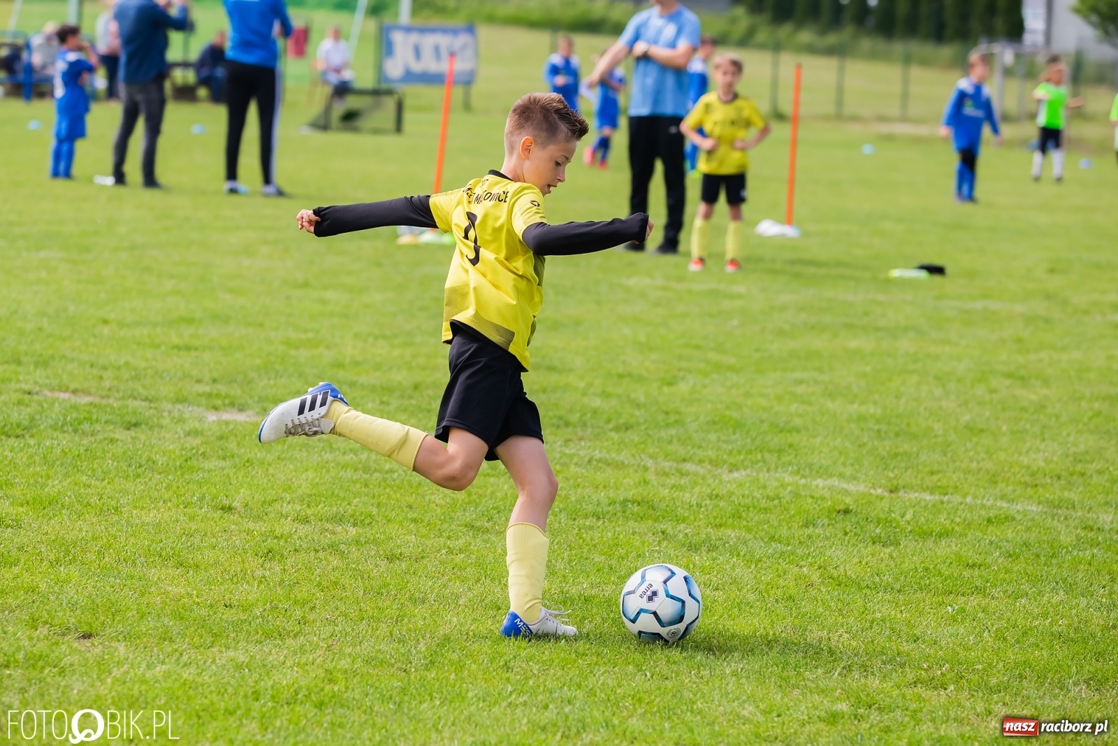 Zdjęcie w galerii na portalu naszraciborz.pl: Turniej Małych Bajtli w Markowicach. Emocji i dobrej zabawy co nie miara [FOTO] wiadomości z regionu