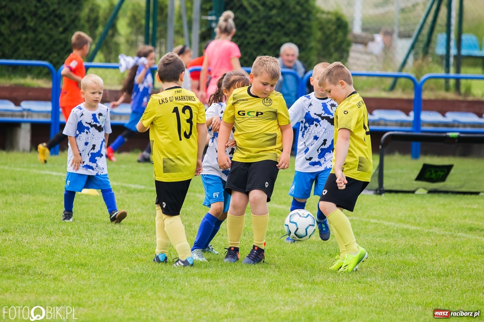Zdjęcie w galerii na portalu naszraciborz.pl: Turniej Małych Bajtli w Markowicach. Emocji i dobrej zabawy co nie miara [FOTO] wiadomości z regionu