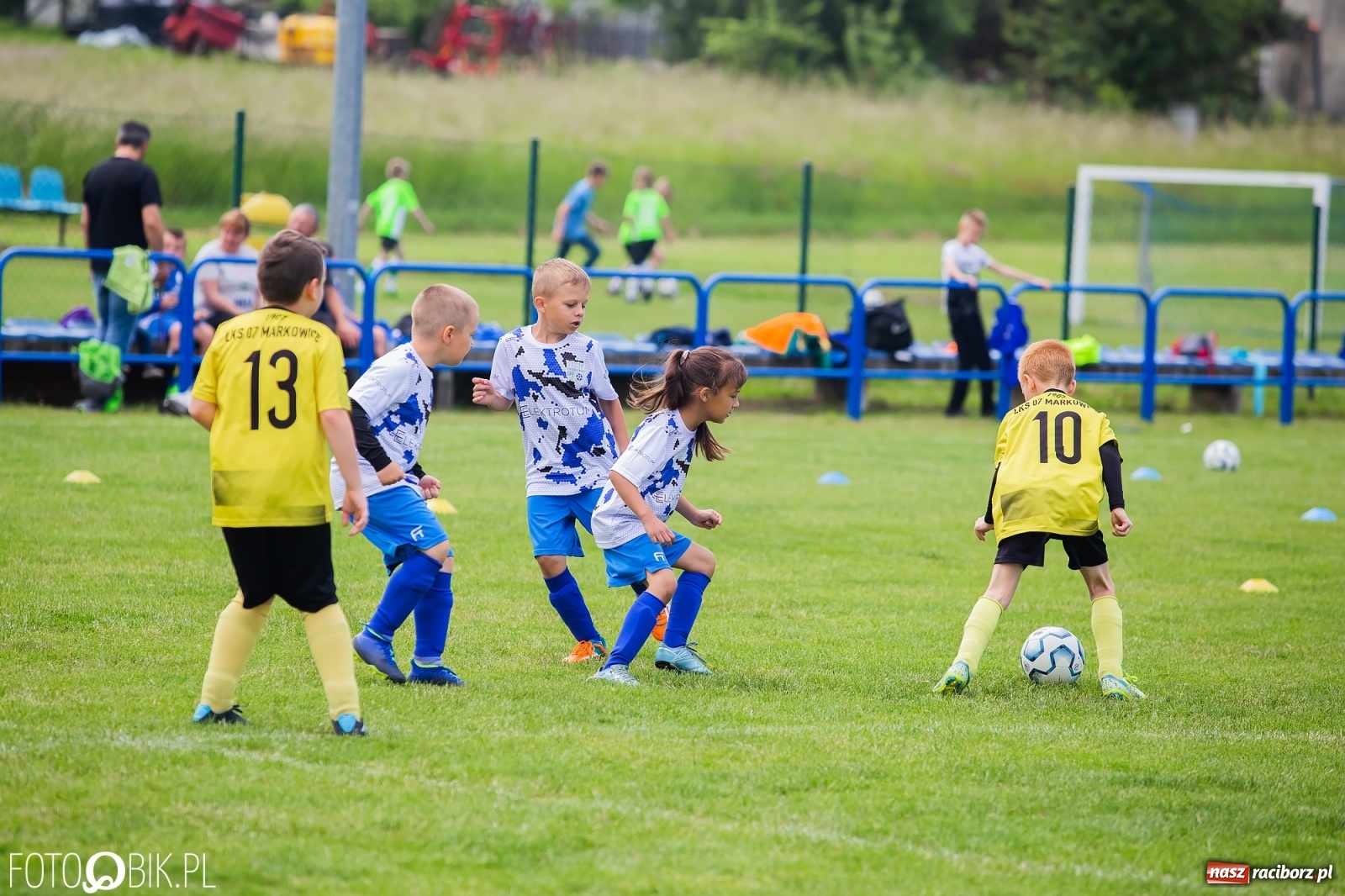 Zdjęcie w galerii na portalu naszraciborz.pl: Turniej Małych Bajtli w Markowicach. Emocji i dobrej zabawy co nie miara [FOTO] wiadomości z regionu