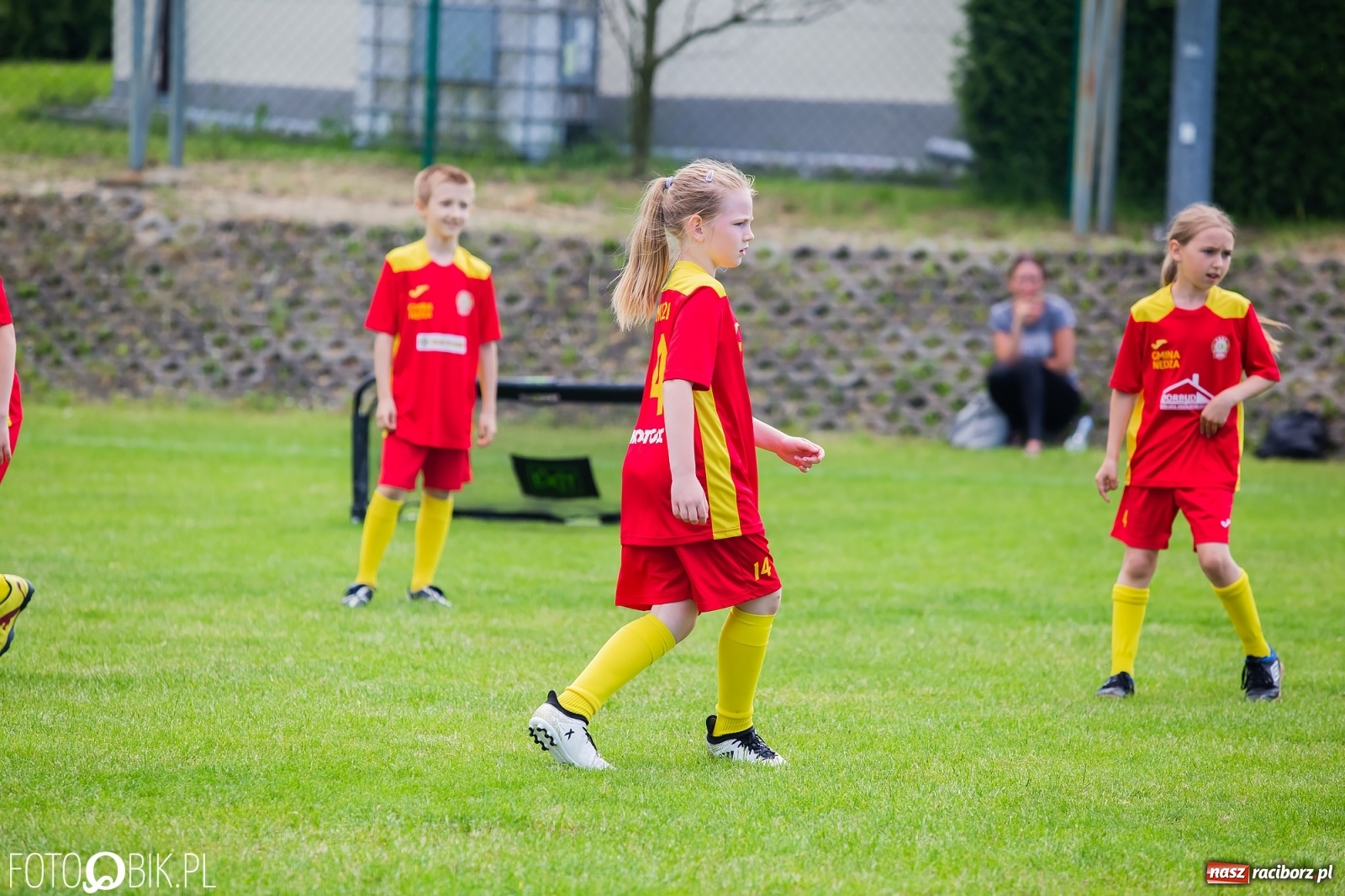 Zdjęcie w galerii na portalu naszraciborz.pl: Turniej Małych Bajtli w Markowicach. Emocji i dobrej zabawy co nie miara [FOTO] wiadomości z regionu