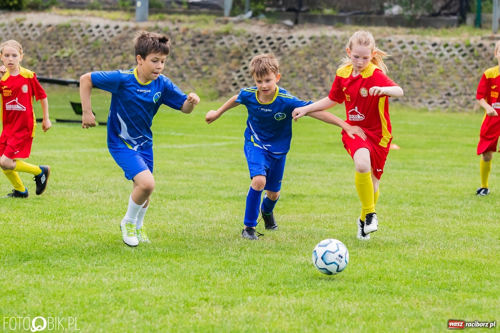 Zdjęcie w galerii na portalu naszraciborz.pl: Turniej Małych Bajtli w Markowicach. Emocji i dobrej zabawy co nie miara [FOTO] wiadomości z regionu