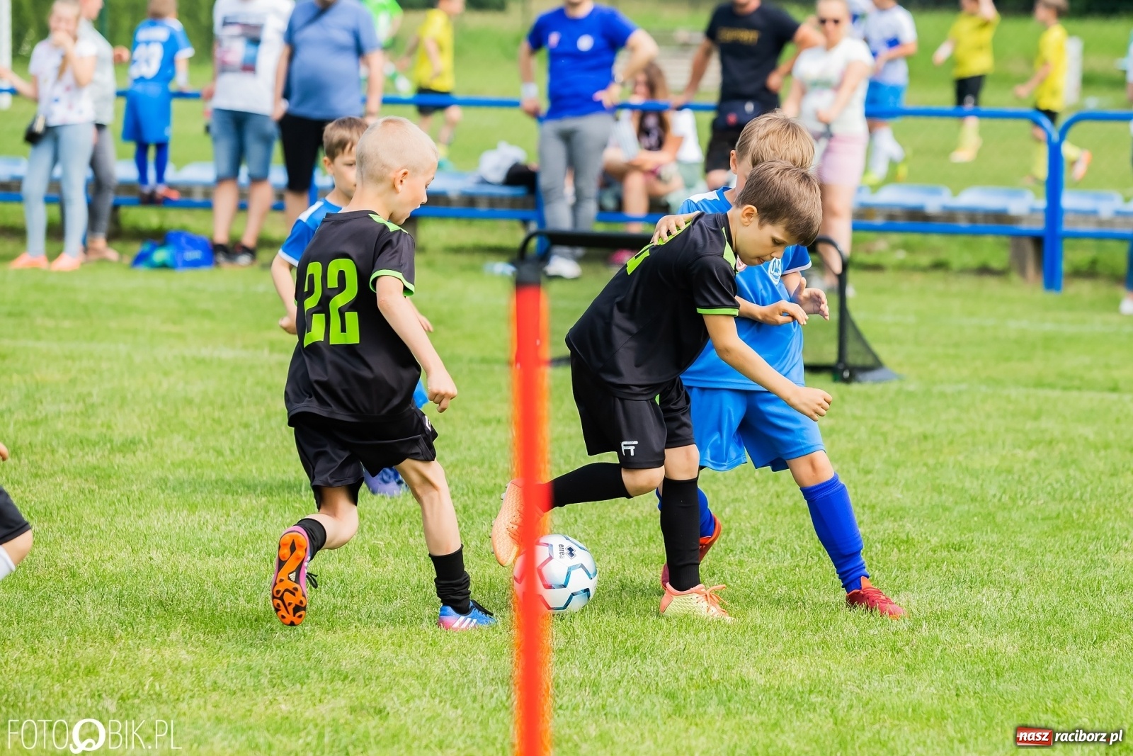 Zdjęcie w galerii na portalu naszraciborz.pl: Turniej Małych Bajtli w Markowicach. Emocji i dobrej zabawy co nie miara [FOTO] wiadomości z regionu