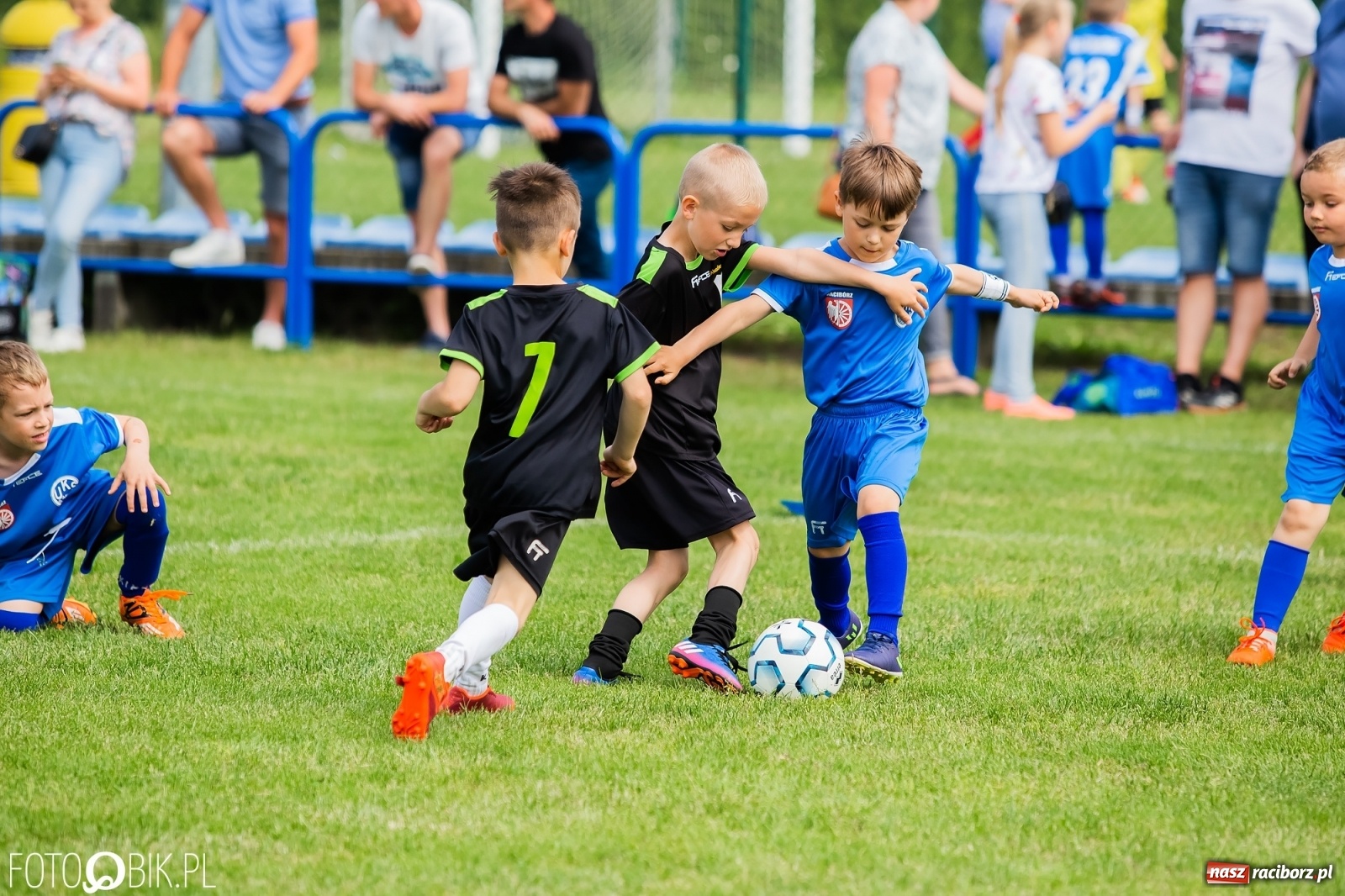 Zdjęcie w galerii na portalu naszraciborz.pl: Turniej Małych Bajtli w Markowicach. Emocji i dobrej zabawy co nie miara [FOTO] wiadomości z regionu