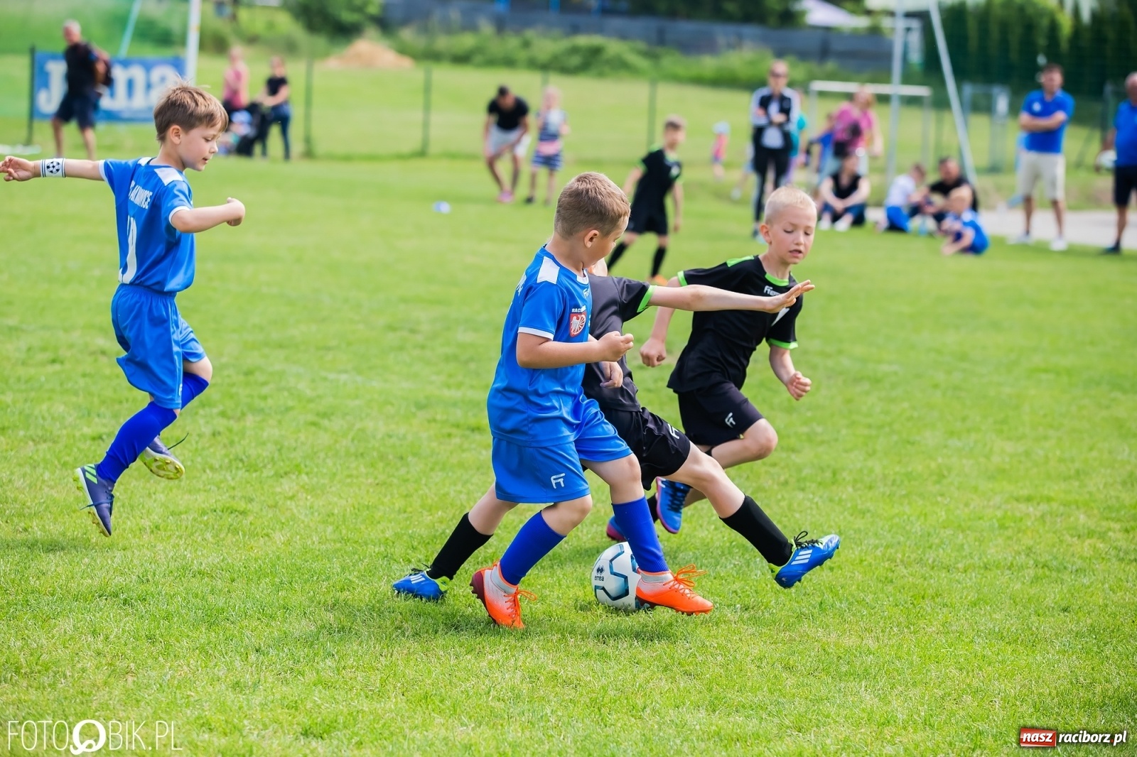 Zdjęcie w galerii na portalu naszraciborz.pl: Turniej Małych Bajtli w Markowicach. Emocji i dobrej zabawy co nie miara [FOTO] wiadomości z regionu
