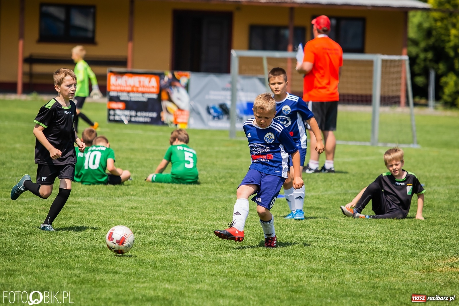 Zdjęcie w galerii na portalu naszraciborz.pl: Rozpoczęła się ósma edycja Tworków Cup. Rywalizował rocznik 2012 [FOTO] wiadomości z regionu