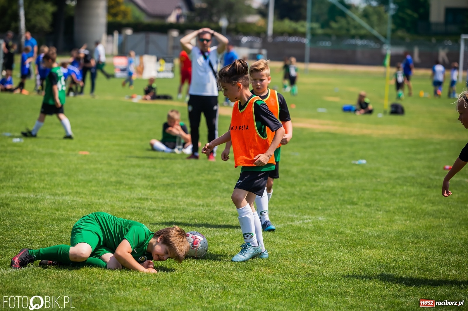 Zdjęcie w galerii na portalu naszraciborz.pl: Rozpoczęła się ósma edycja Tworków Cup. Rywalizował rocznik 2012 [FOTO] wiadomości z regionu
