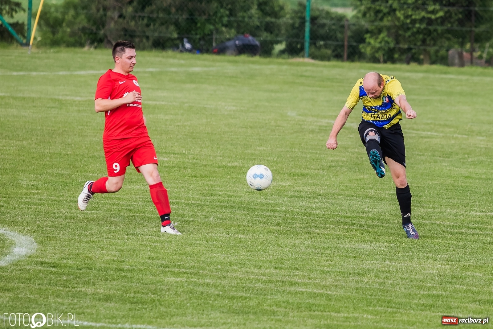 Zdjęcie w galerii na portalu naszraciborz.pl: Osiem goli w Bolesławiu. Ruch na kolanach [FOTO] wiadomości z regionu