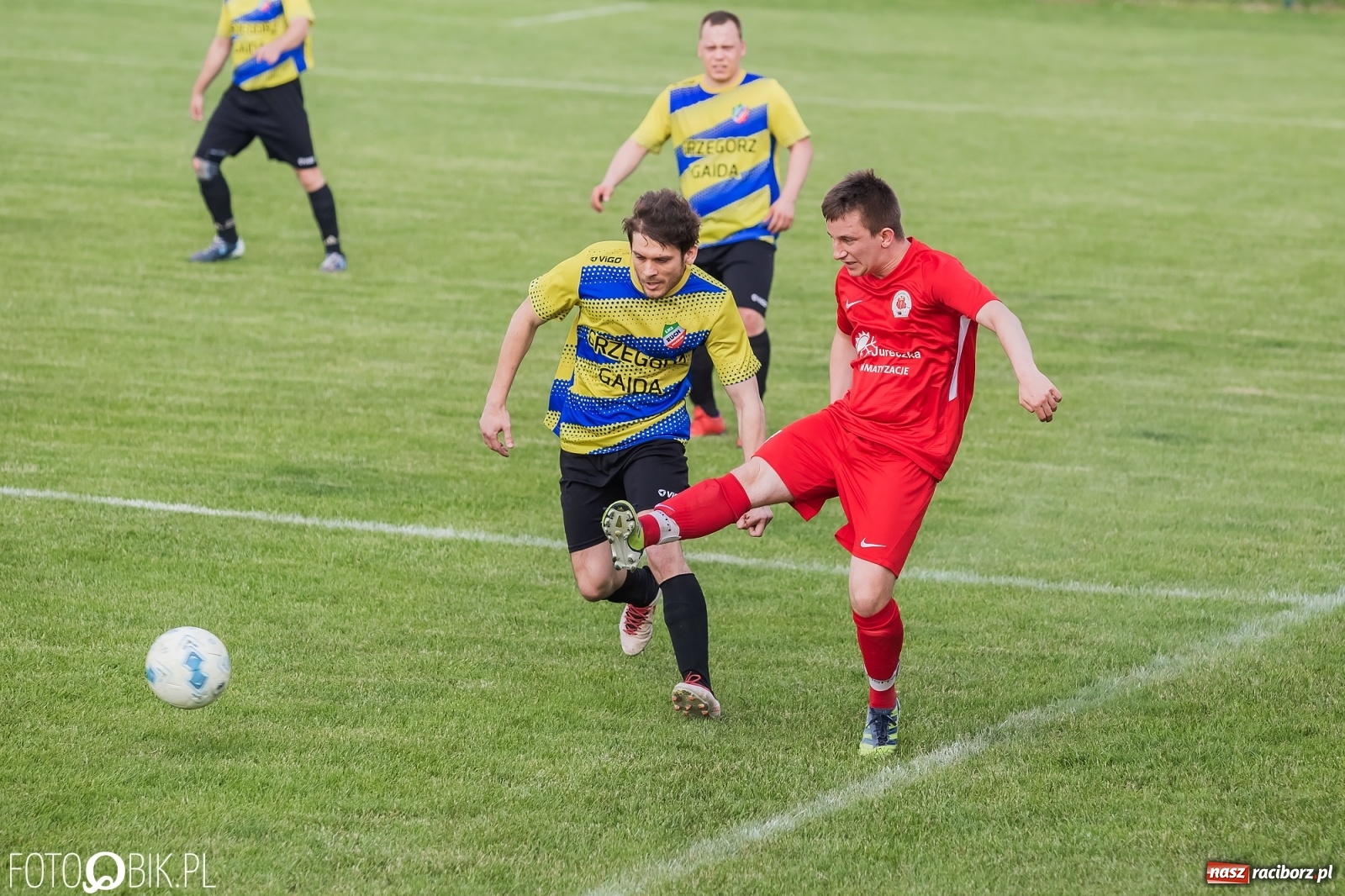 Zdjęcie w galerii na portalu naszraciborz.pl: Osiem goli w Bolesławiu. Ruch na kolanach [FOTO] wiadomości z regionu