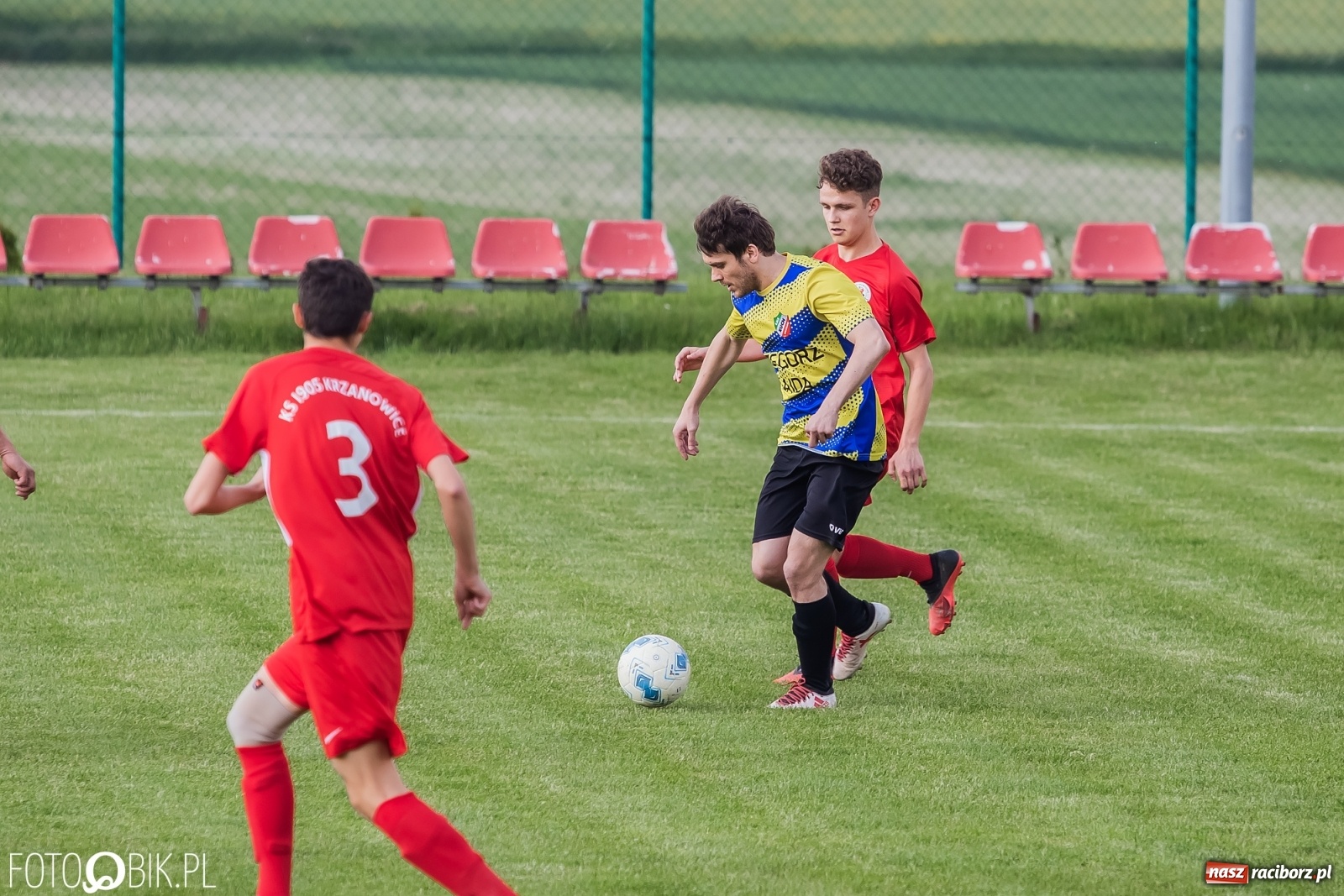 Zdjęcie w galerii na portalu naszraciborz.pl: Osiem goli w Bolesławiu. Ruch na kolanach [FOTO] wiadomości z regionu