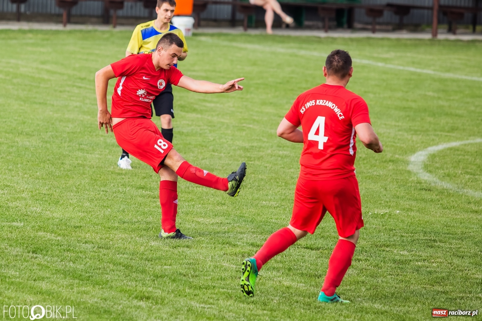 Zdjęcie w galerii na portalu naszraciborz.pl: Osiem goli w Bolesławiu. Ruch na kolanach [FOTO] wiadomości z regionu