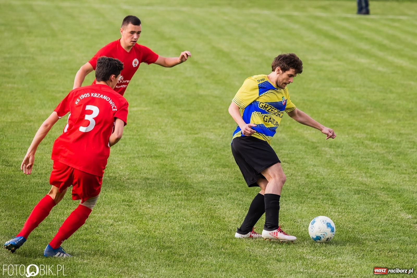 Zdjęcie w galerii na portalu naszraciborz.pl: Osiem goli w Bolesławiu. Ruch na kolanach [FOTO] wiadomości z regionu