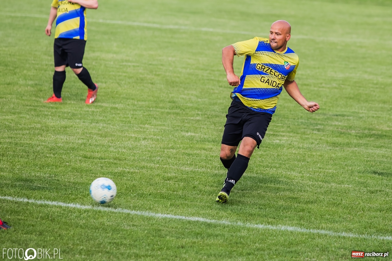Zdjęcie w galerii na portalu naszraciborz.pl: Osiem goli w Bolesławiu. Ruch na kolanach [FOTO] wiadomości z regionu