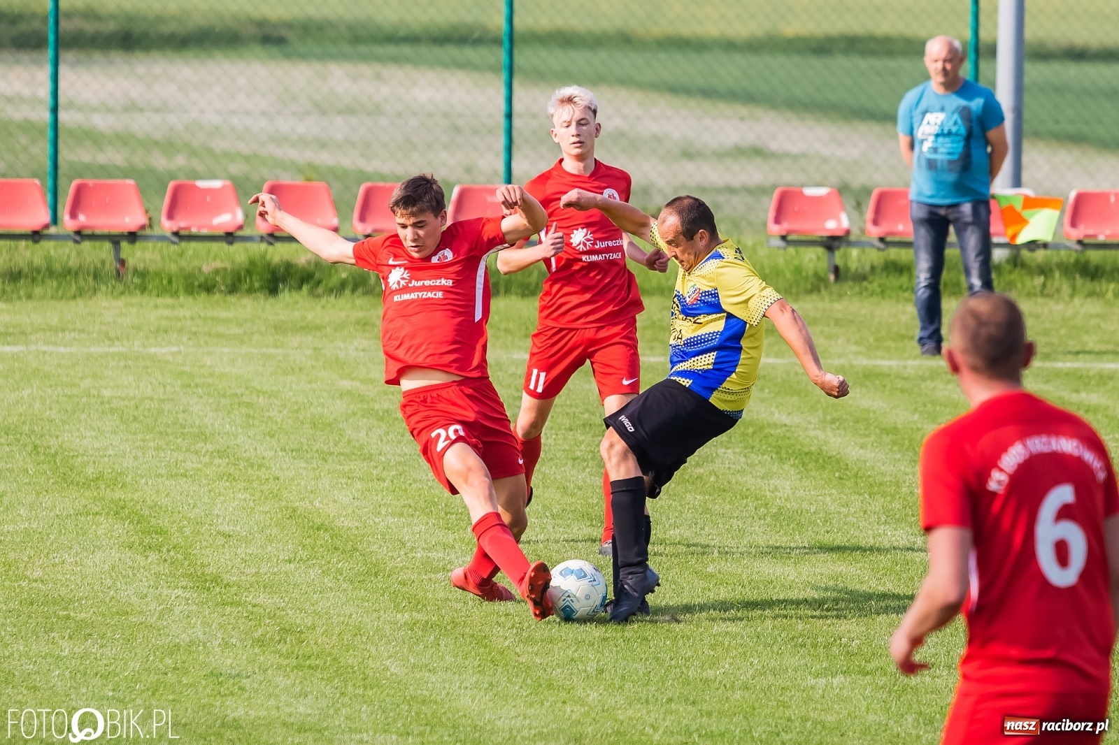 Zdjęcie w galerii na portalu naszraciborz.pl: Osiem goli w Bolesławiu. Ruch na kolanach [FOTO] wiadomości z regionu