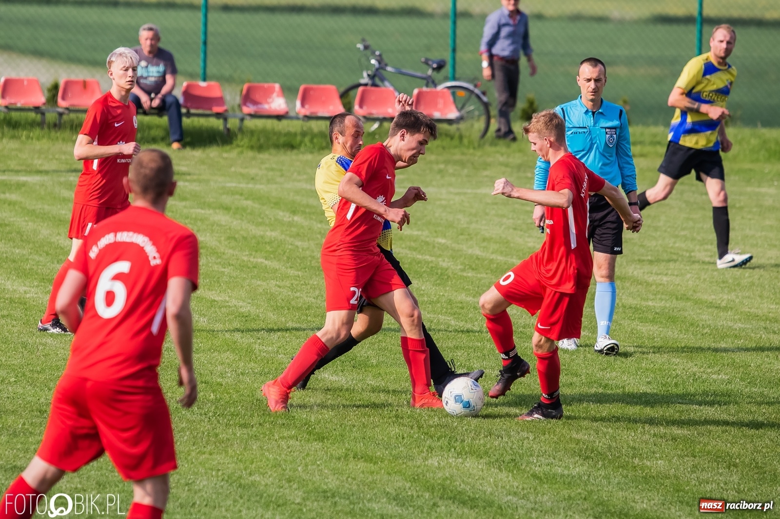 Zdjęcie w galerii na portalu naszraciborz.pl: Osiem goli w Bolesławiu. Ruch na kolanach [FOTO] wiadomości z regionu