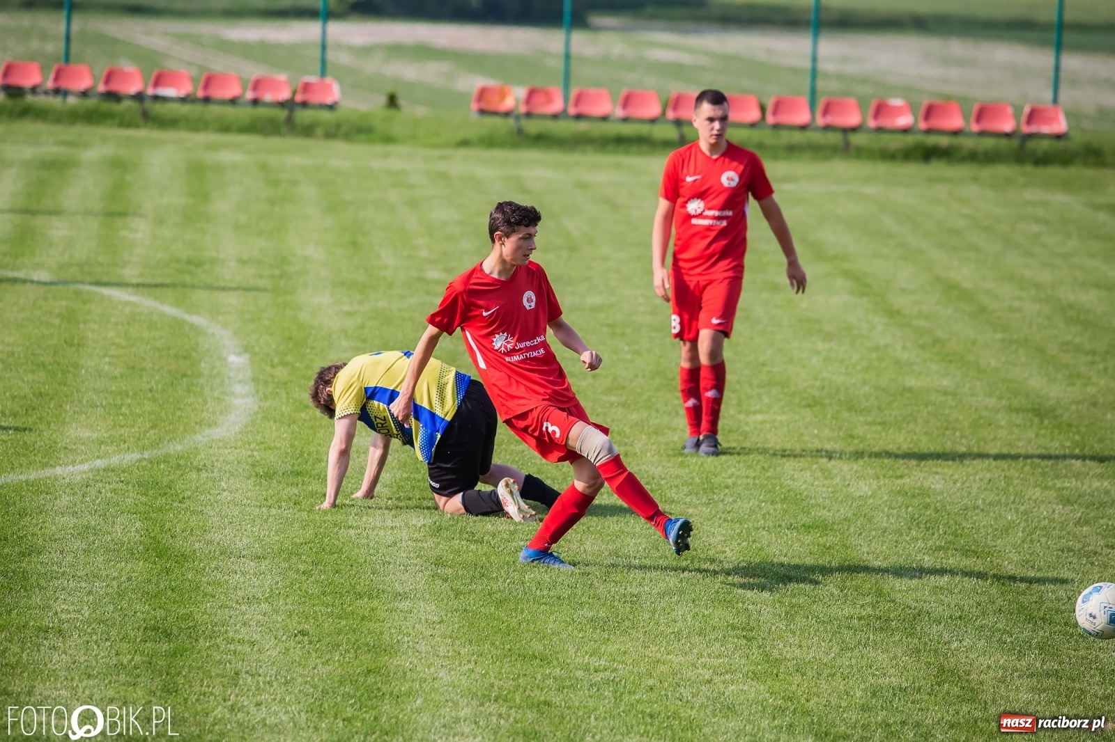 Zdjęcie w galerii na portalu naszraciborz.pl: Osiem goli w Bolesławiu. Ruch na kolanach [FOTO] wiadomości z regionu
