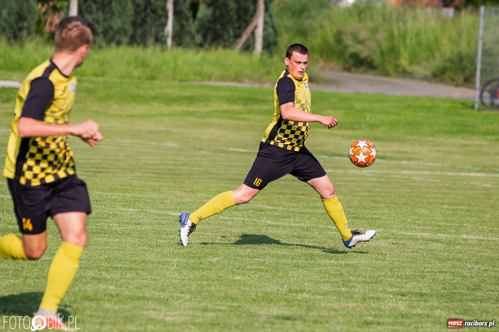 Zdjęcie w galerii na portalu naszraciborz.pl: Bez niespodzianki w Bojanowie. Pogrom gospodarzy! [FOTO] wiadomości z regionu
