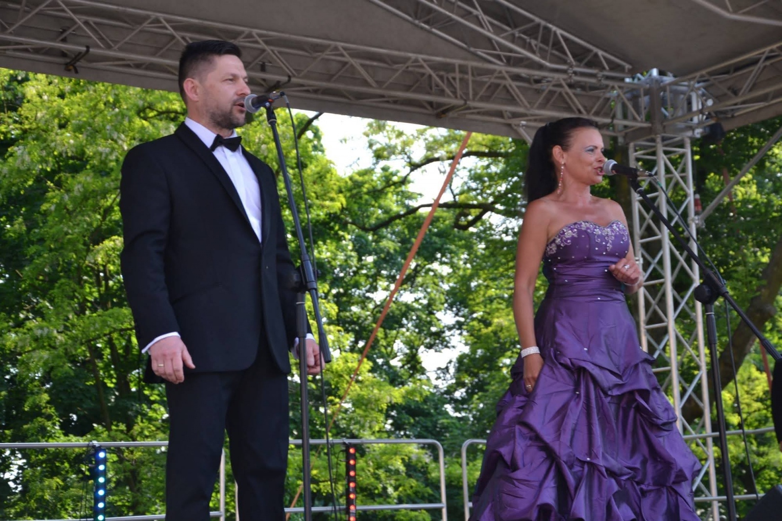 Zdjęcie w galerii na portalu naszraciborz.pl: Operetkowe brzmienia wypełniły zamkowy dziedziniec [FOTO] wiadomości z regionu