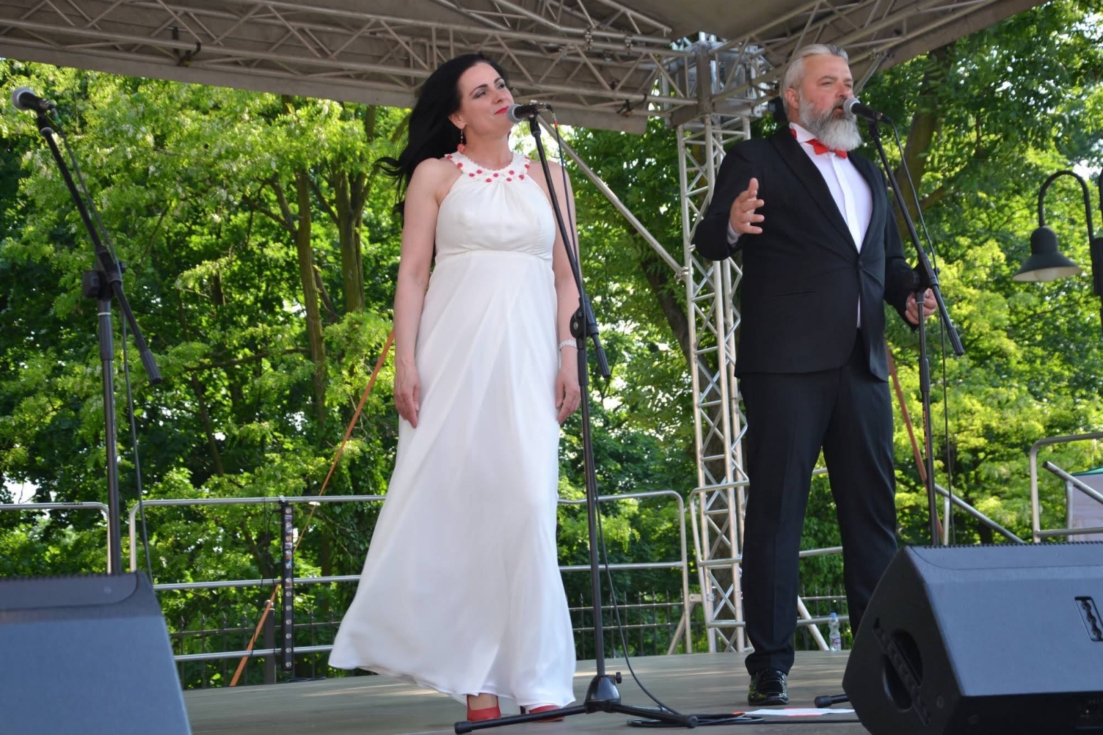 Zdjęcie w galerii na portalu naszraciborz.pl: Operetkowe brzmienia wypełniły zamkowy dziedziniec [FOTO] wiadomości z regionu