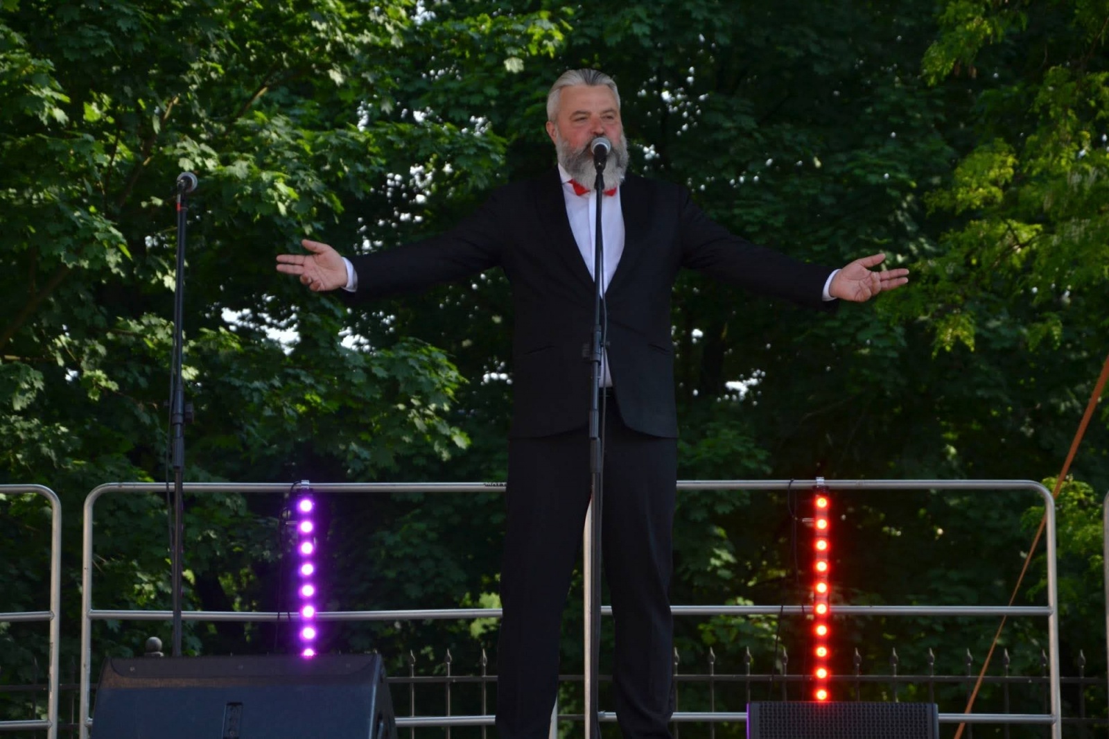 Zdjęcie w galerii na portalu naszraciborz.pl: Operetkowe brzmienia wypełniły zamkowy dziedziniec [FOTO] wiadomości z regionu