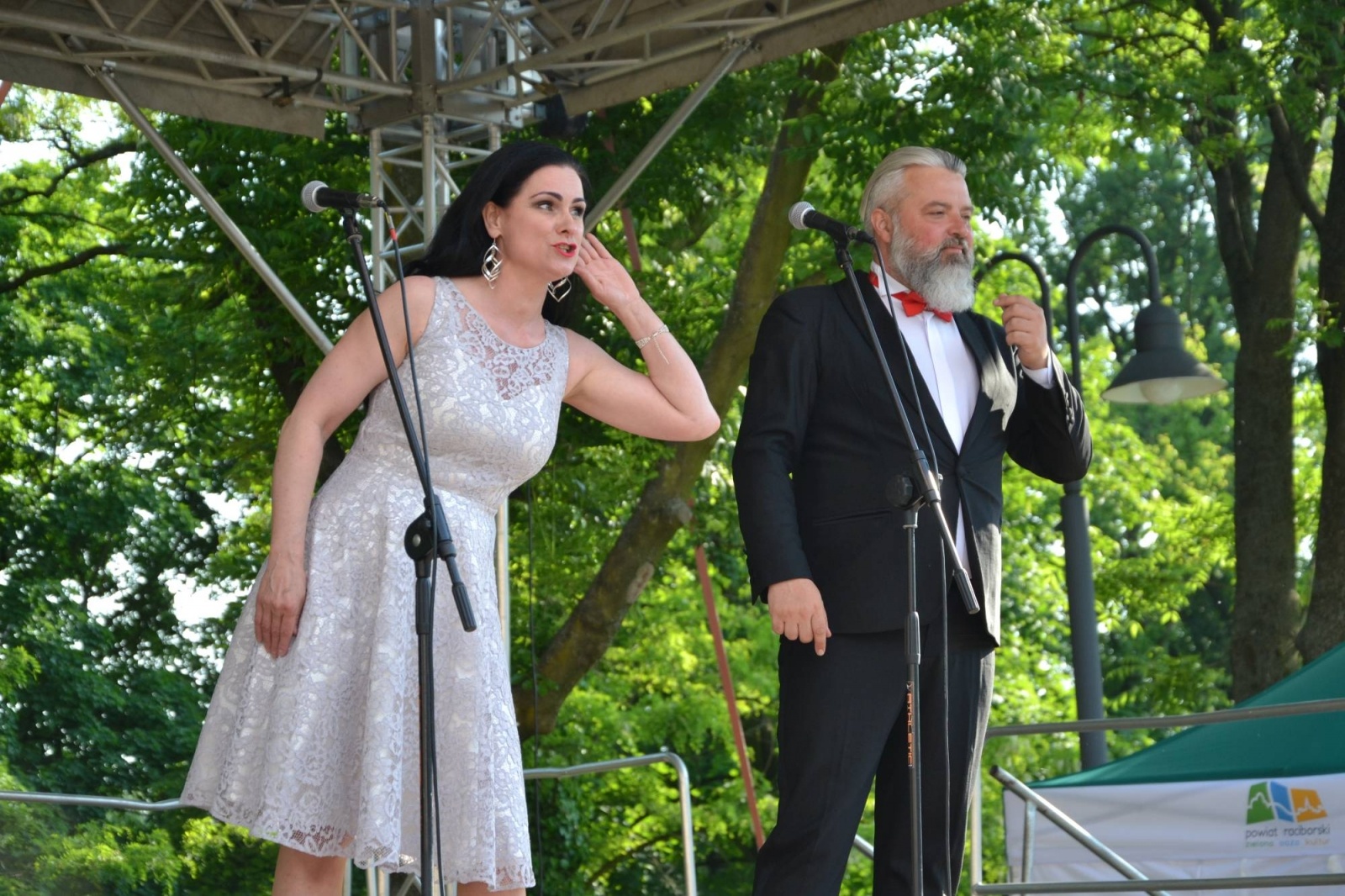 Zdjęcie w galerii na portalu naszraciborz.pl: Operetkowe brzmienia wypełniły zamkowy dziedziniec [FOTO] wiadomości z regionu