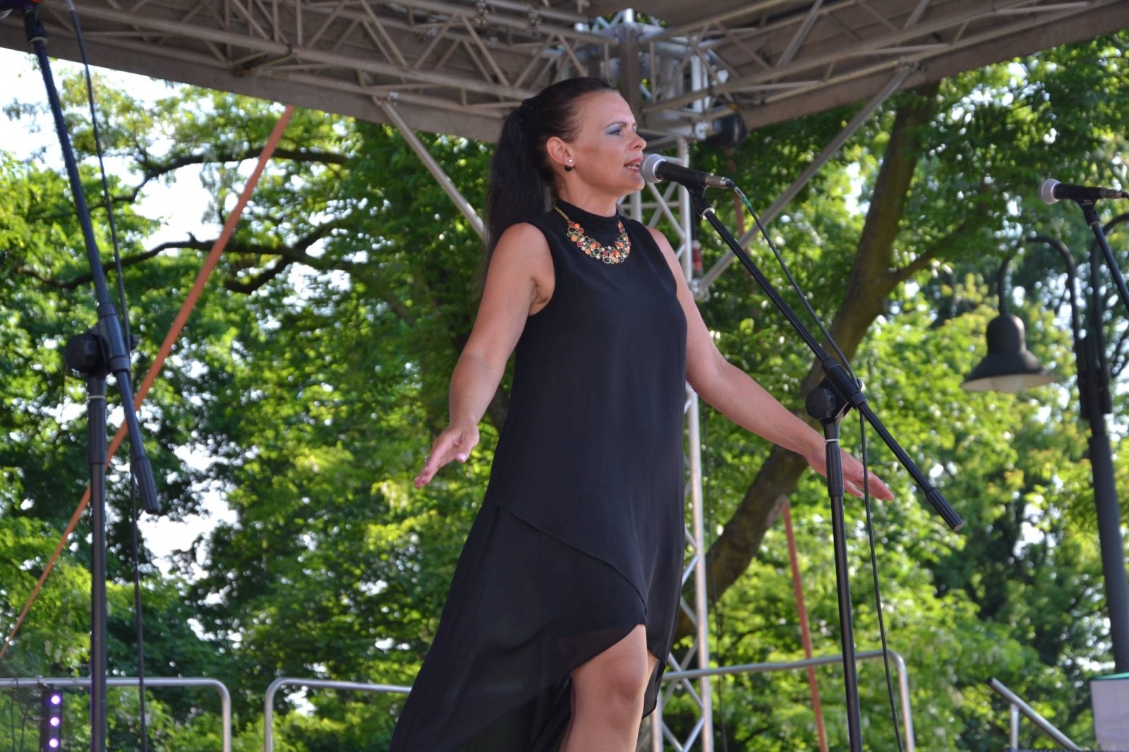 Zdjęcie w galerii na portalu naszraciborz.pl: Operetkowe brzmienia wypełniły zamkowy dziedziniec [FOTO] wiadomości z regionu