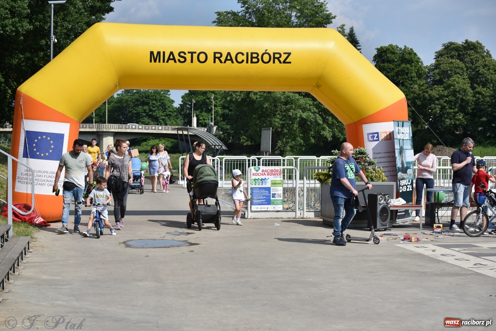 Zdjęcie w galerii na portalu naszraciborz.pl: Familijny finał Ty-Godnia Dziecka w Raciborzu [FOTO i WIDEO] wiadomości z regionu