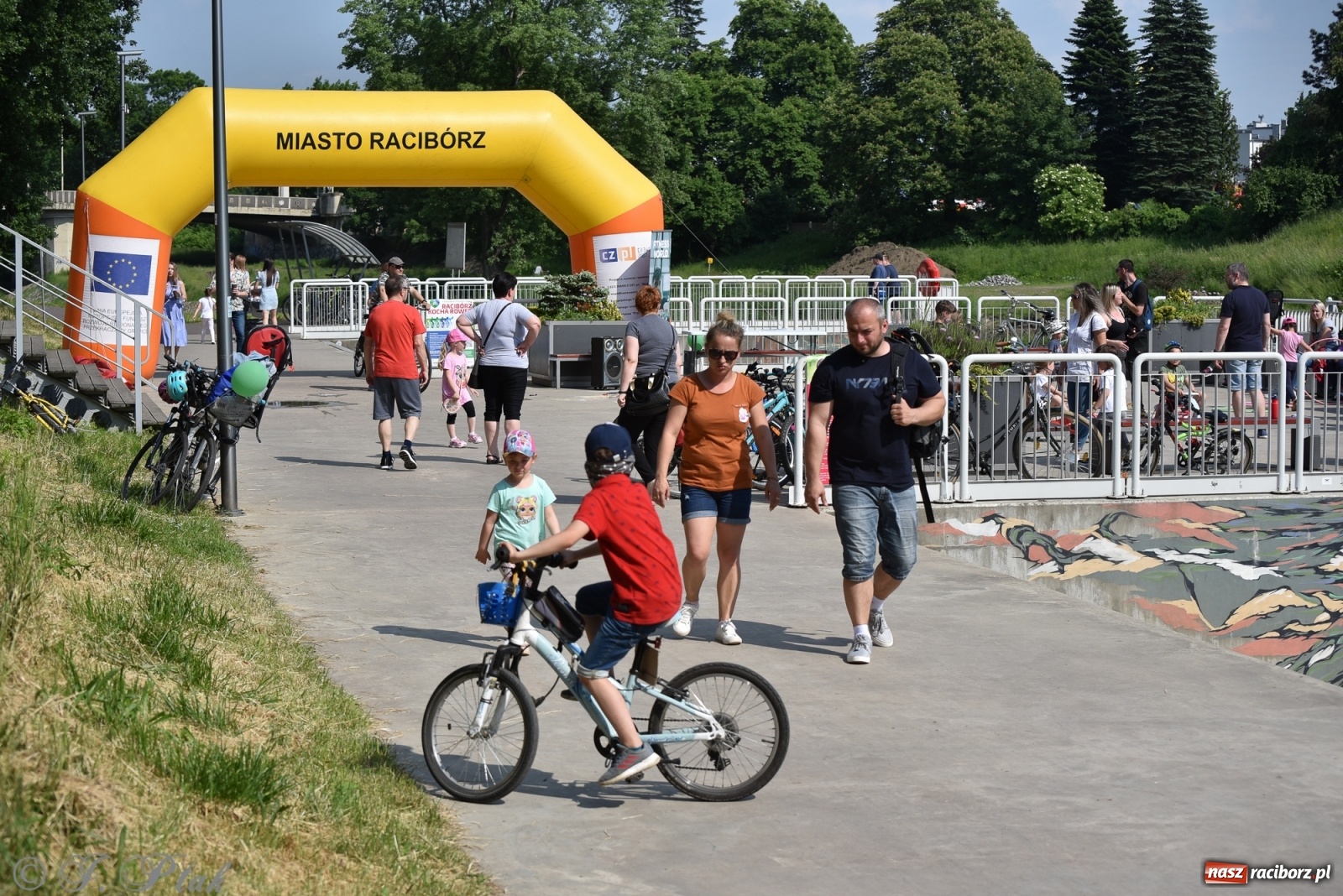 Zdjęcie w galerii na portalu naszraciborz.pl: Familijny finał Ty-Godnia Dziecka w Raciborzu [FOTO i WIDEO] wiadomości z regionu