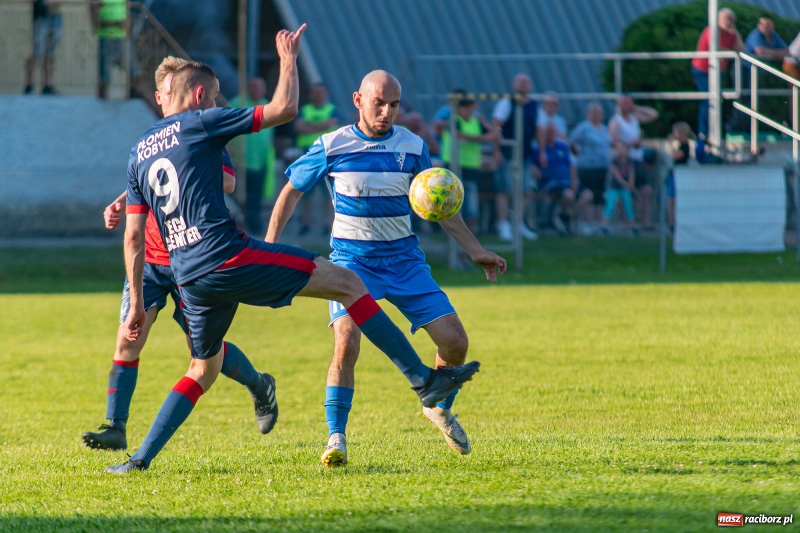 Zdjęcie w galerii na portalu naszraciborz.pl: Kobylski Płomień zgaszony! Chałupki odbiły się od dna [FOTO] wiadomości z regionu