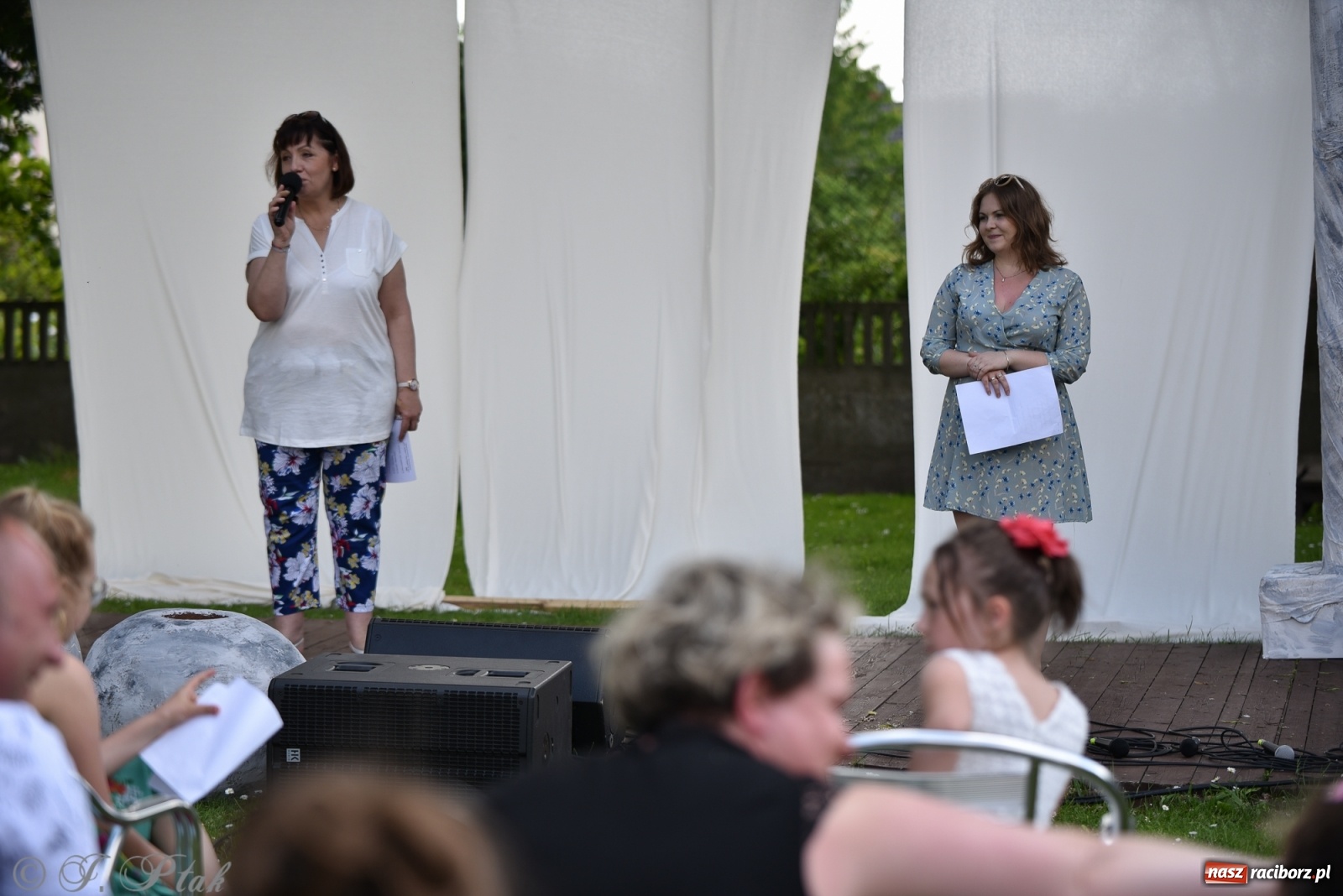 Zdjęcie w galerii na portalu naszraciborz.pl: Młodzi wokaliści studia ARS wystąpili w Ogrodach Strzechy [FOTO i WIDEO] wiadomości z regionu