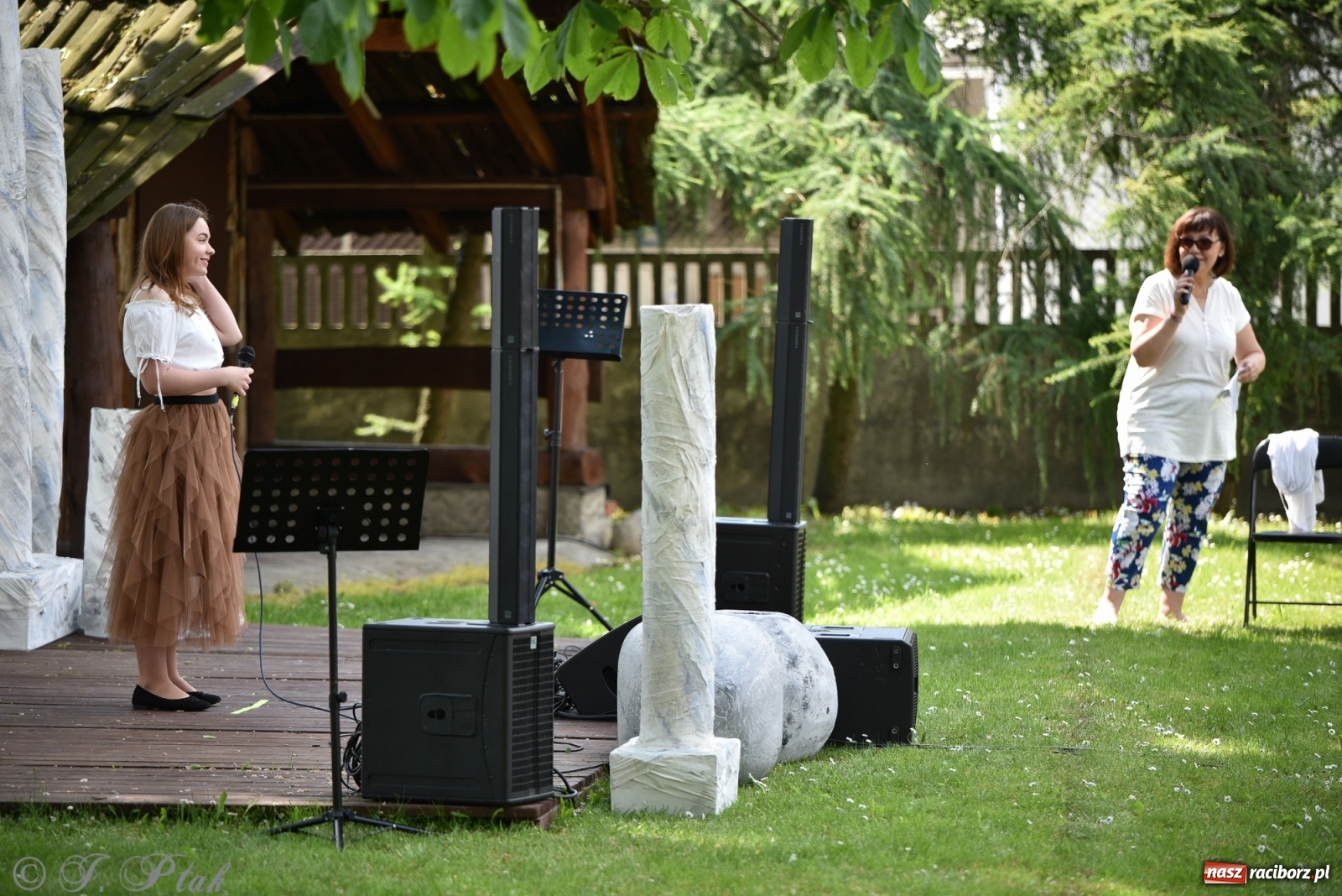 Zdjęcie w galerii na portalu naszraciborz.pl: Młodzi wokaliści studia ARS wystąpili w Ogrodach Strzechy [FOTO i WIDEO] wiadomości z regionu